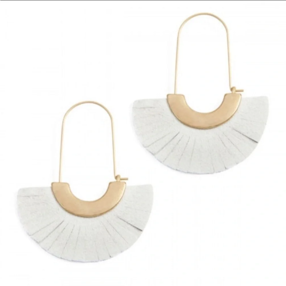 WHITE NATURAL LEATHER FAN HOOP EARRINGS - Picture 1 of 2